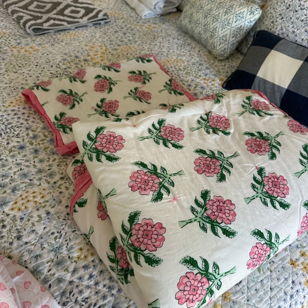 Roller Rabbit floral rosebud